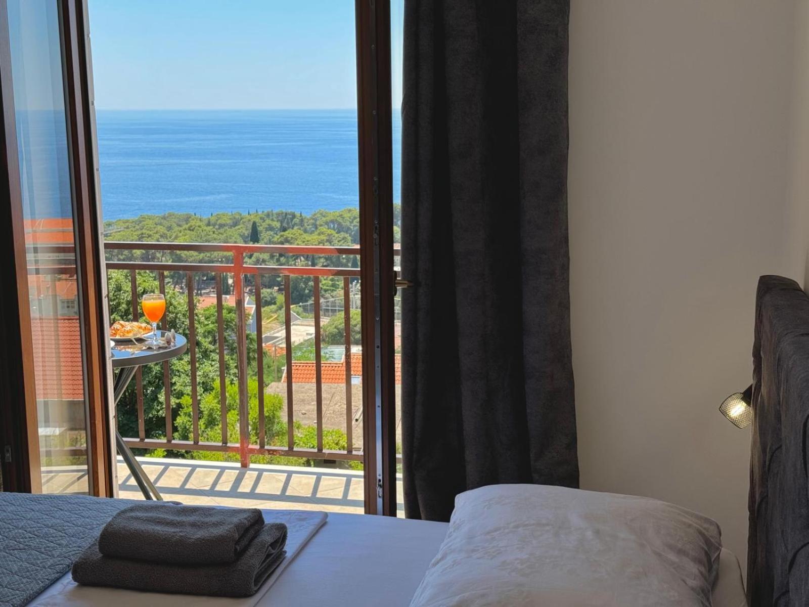 Accommodation Divanovic With Sea View ドゥブロブニク エクステリア 写真