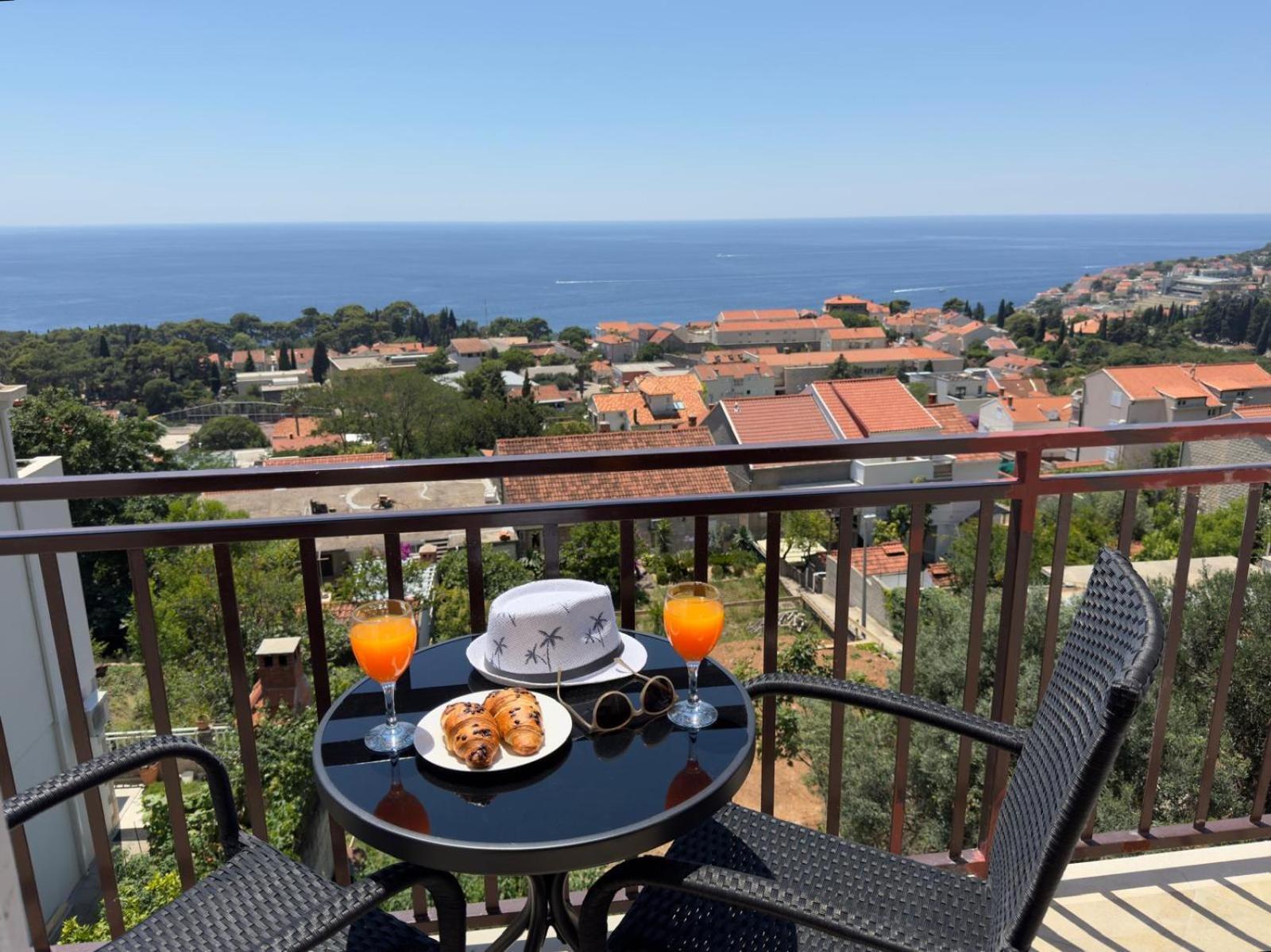 Accommodation Divanovic With Sea View ドゥブロブニク エクステリア 写真